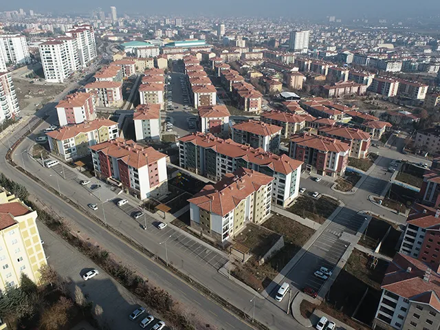 ELAZIĞ İLİ MERKEZ İLÇESİ ABDULLAHPAŞA MAH. 3 ETAP 617 ADET KONUT, 72 ADET DÜKKAN, 1 ADET FIRIN VE 1 ADET KARAKOL İNŞAATLARI İLE ALTYAPI VE ÇEVRE DÜZENLEMESİ İŞİ