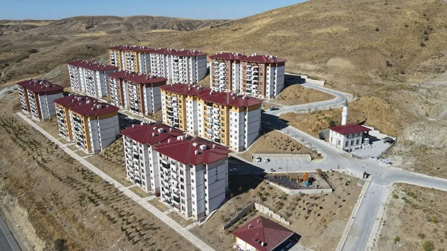 YOZGAT İLİ MERKEZ İLÇESİ MUTAFOĞLU 2 MINTIKA MAHALLESİ 643 ADET KONUT, 1 ADET TİCARET MERKEZİ VE 1 ADET CAMİ İNŞAATLARI İLE ALTYAPI VE ÇEVRE DÜZENLEMESİ İŞİ