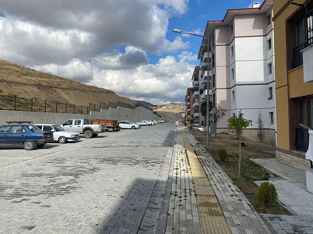 YOZGAT İLİ MERKEZ İLÇESİ MUTAFOĞLU 2 MINTIKA MAHALLESİ 643 ADET KONUT, 1 ADET TİCARET MERKEZİ VE 1 ADET CAMİ İNŞAATLARI İLE ALTYAPI VE ÇEVRE DÜZENLEMESİ İŞİ