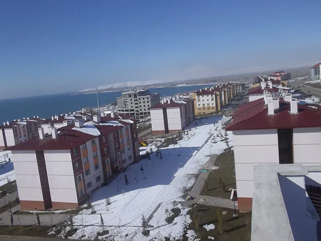 VAN ERCİŞ 256 ADET YOKSUL KONUTU, 288 ADET KONUT, 1 ADET SOSYAL TESİS İLE ALTYAPI VE ÇEVRE DÜZENLEMESİ İNŞAATI İŞİ