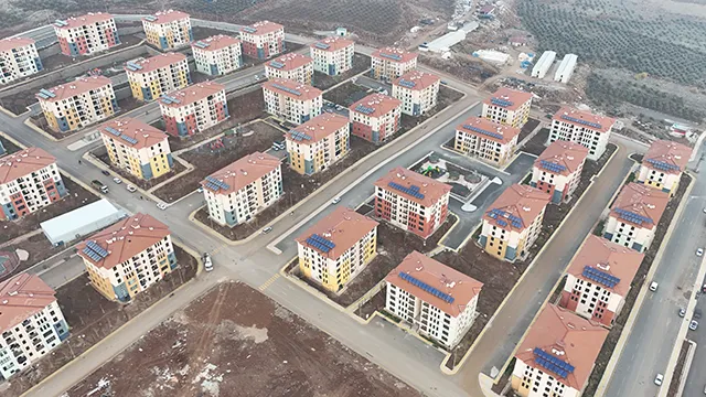 HATAY İLİ HASSA İLÇESİ AŞAĞIKARAFAKILI MAHALLESİ 2.ETAP 765 ADET KONUT (+6 KD) İNŞAATI İLE ALTYAPI VE ÇEVRE DÜZENLEMESİ İŞİ