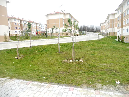 SAKARYA ADAPAZARI 384(+18 İLAVE) ADET KONUT, 2 ADET SOSYAL TESİS, 1’ER ADET 24 DERSLİKLİ İLKÖĞRETİM OKULU, CAMİ, TİCARET MERKEZİ İLE ALTYAPI VE ÇEVRE DÜZENLEMESİ İNŞAATI İŞİ