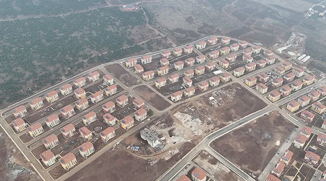 HATAY İLİ HASSA İLÇESİ AŞAĞIKARAFAKILI MAHALLESİ 1.ETAP 1007 ADET KONUT (+9 KD) İNŞAATI İLE ALTYAPI VE ÇEVRE DÜZENLEMESİ İŞİ